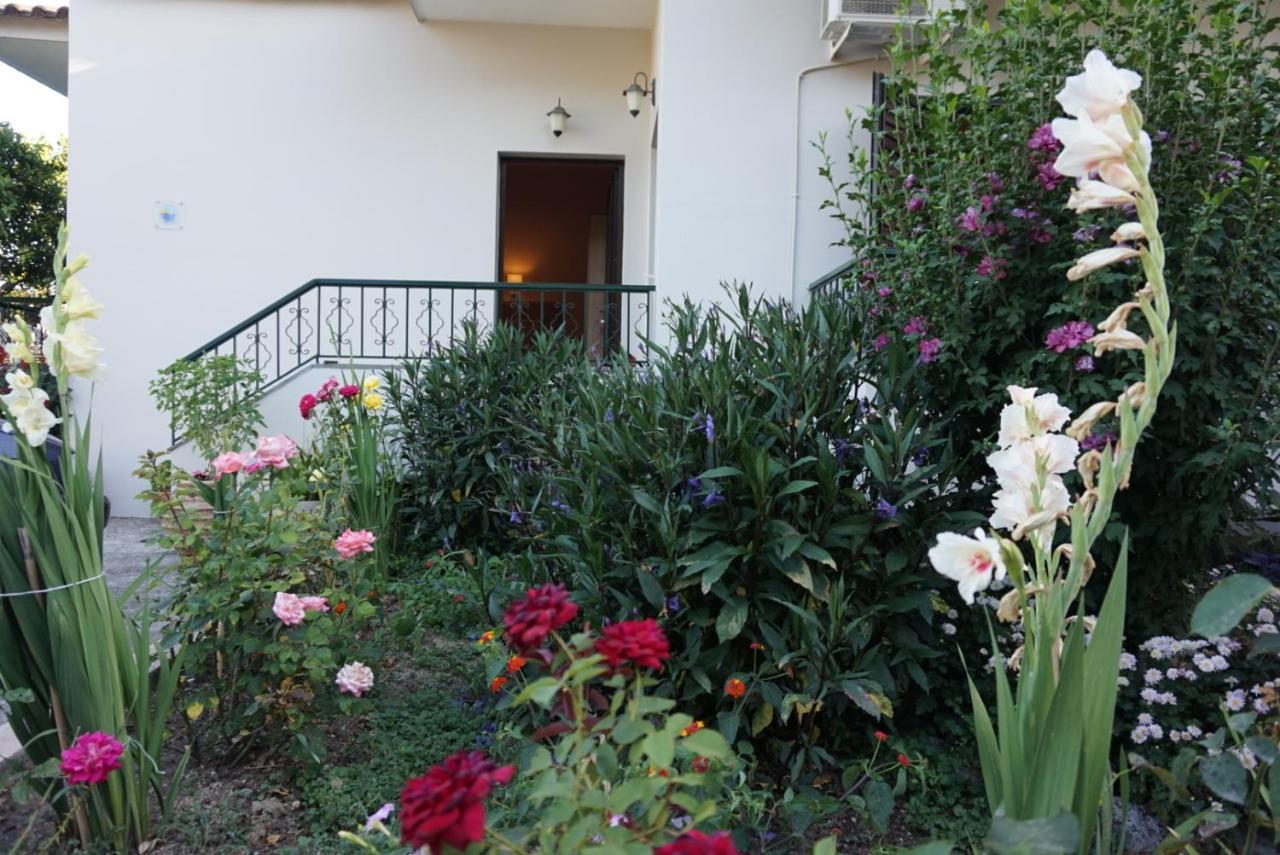 Villa Nikolaou Parga Exterior photo