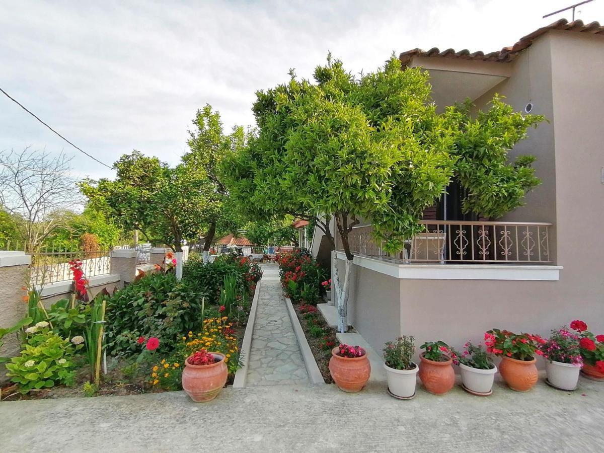 Villa Nikolaou Parga Exterior photo