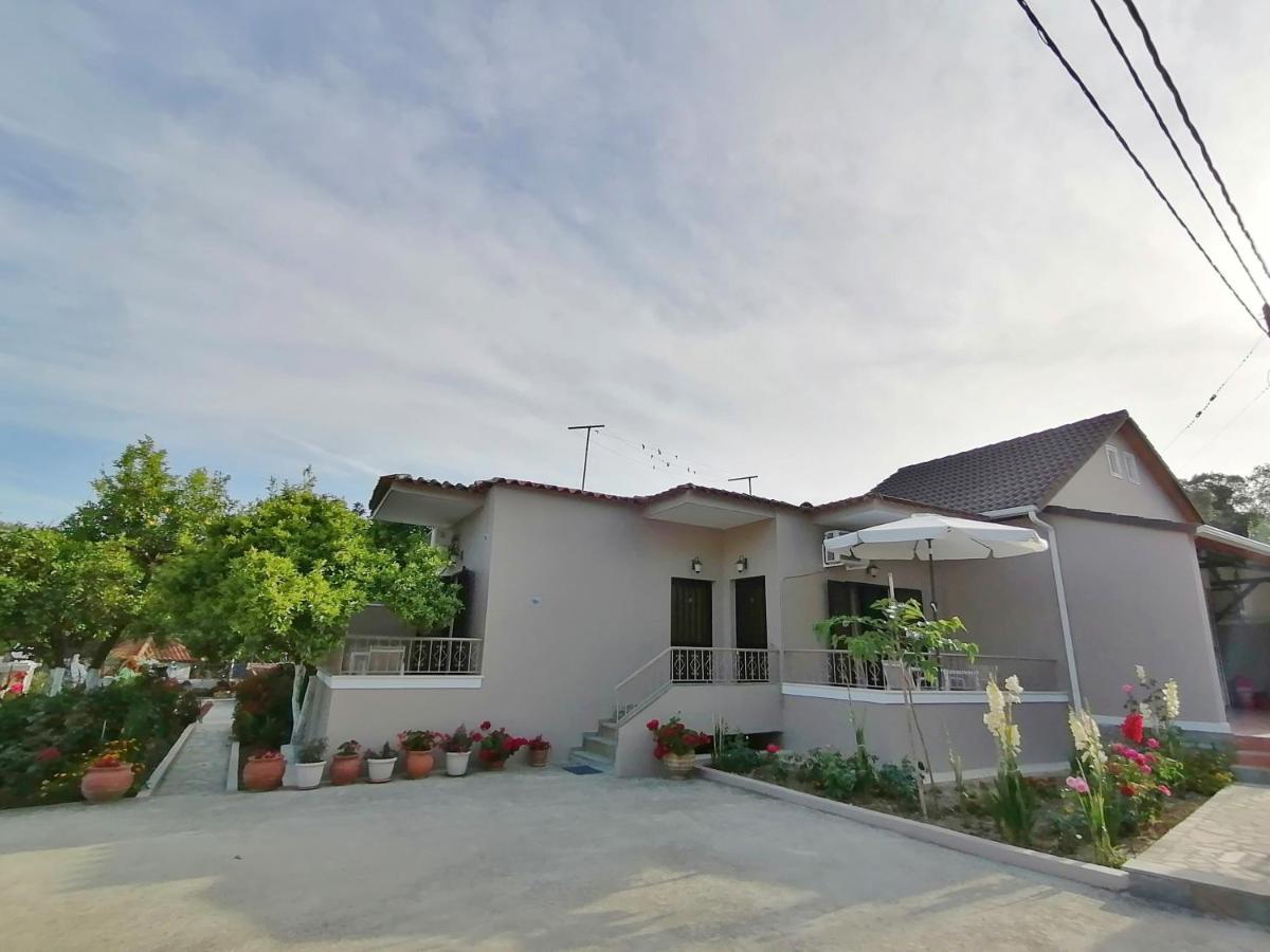 Villa Nikolaou Parga Exterior photo
